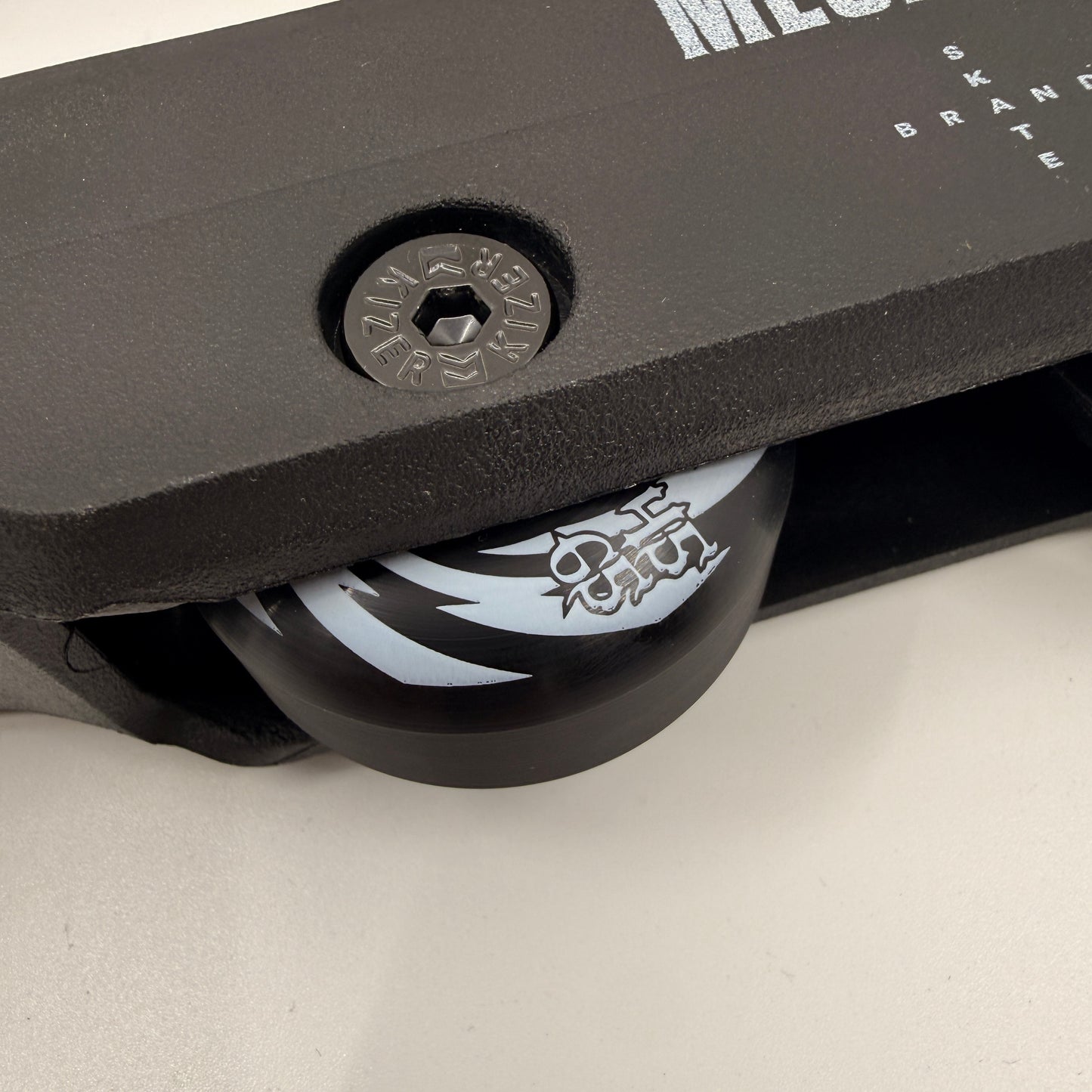 Mesmer / Kizer Team Fluid IV Black - Complete