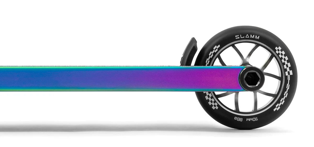 Slamm Assault Pro Scooter Neochrome - wheel detail