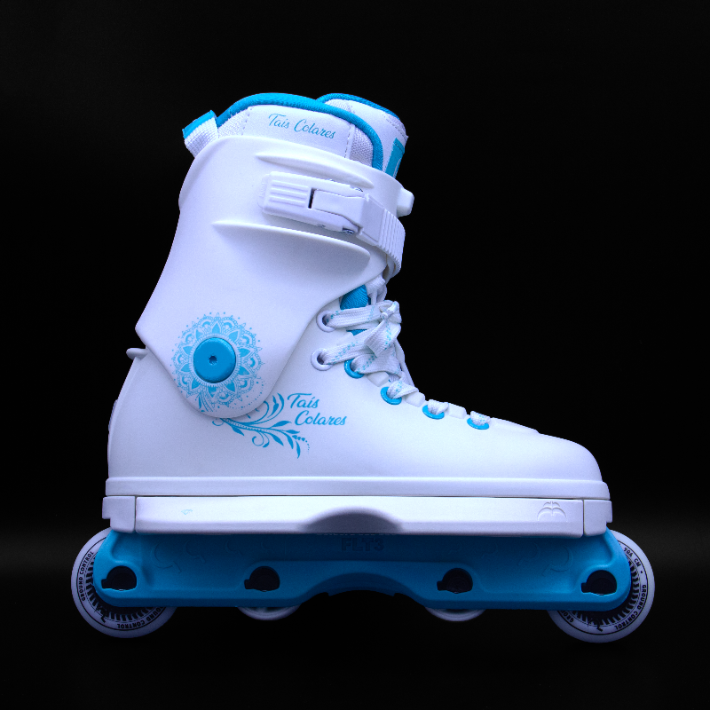 Razors Loca Tais Colares Pro Skate pair